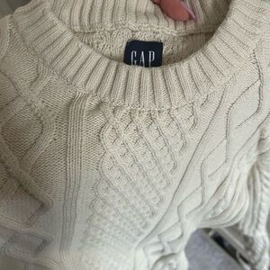 Vintage GAP Women's Cream Cable Knit Sweater